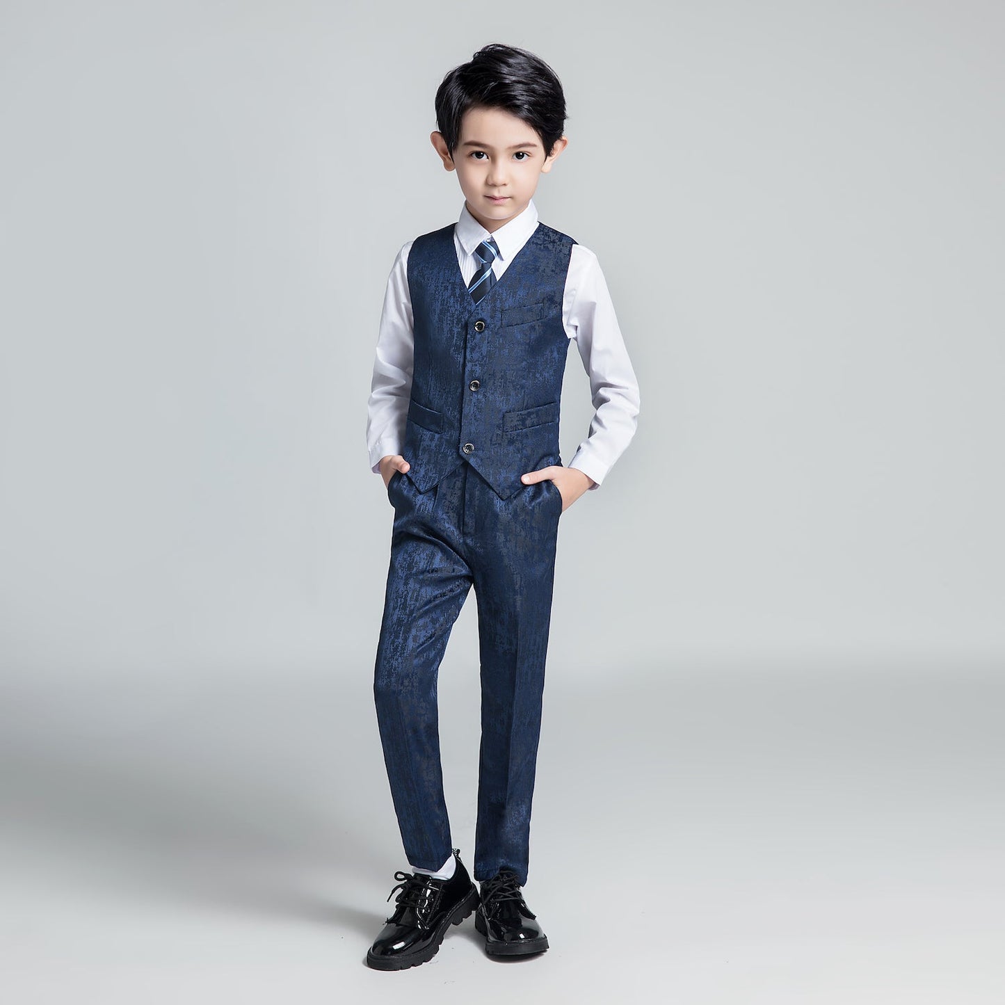 ly1233 Unique Design Slim Fit Modern 5 Piece Boys Suits