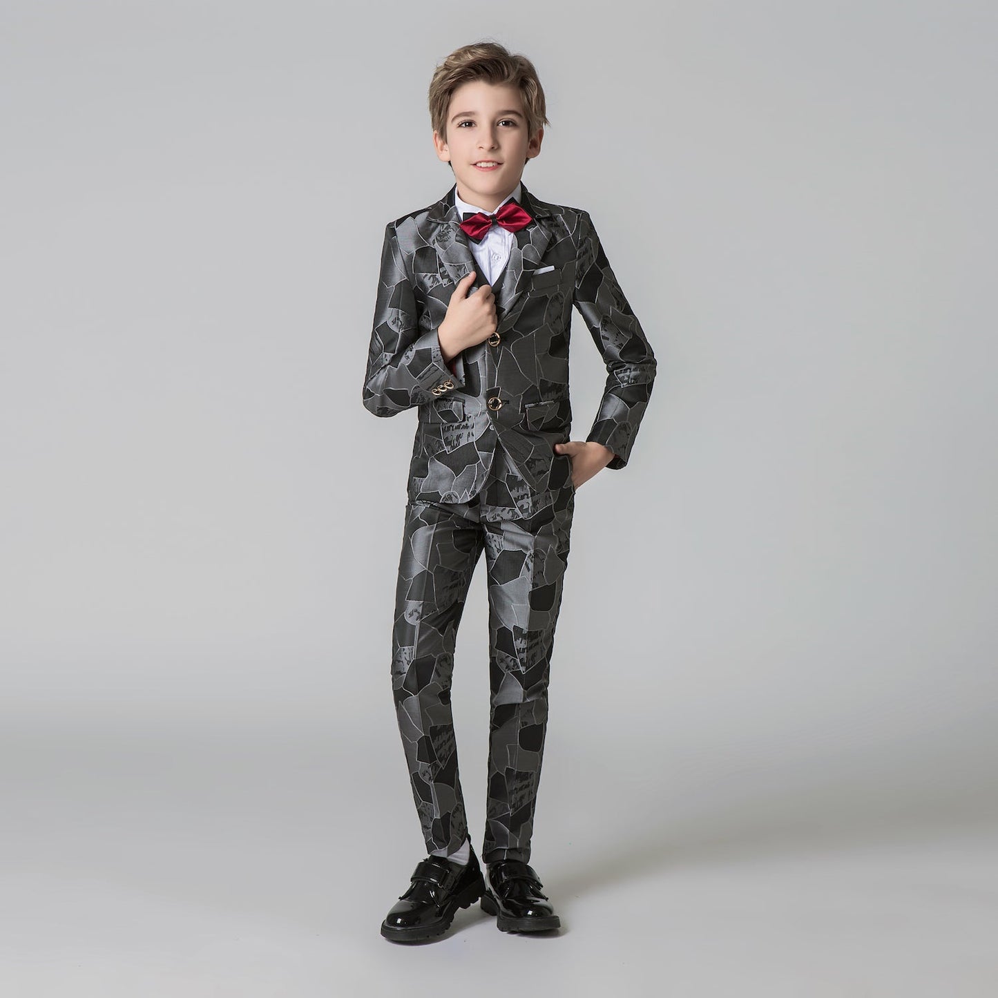 ly1219 Unique Design Slim Fit Modern 5 Piece Boys Suits