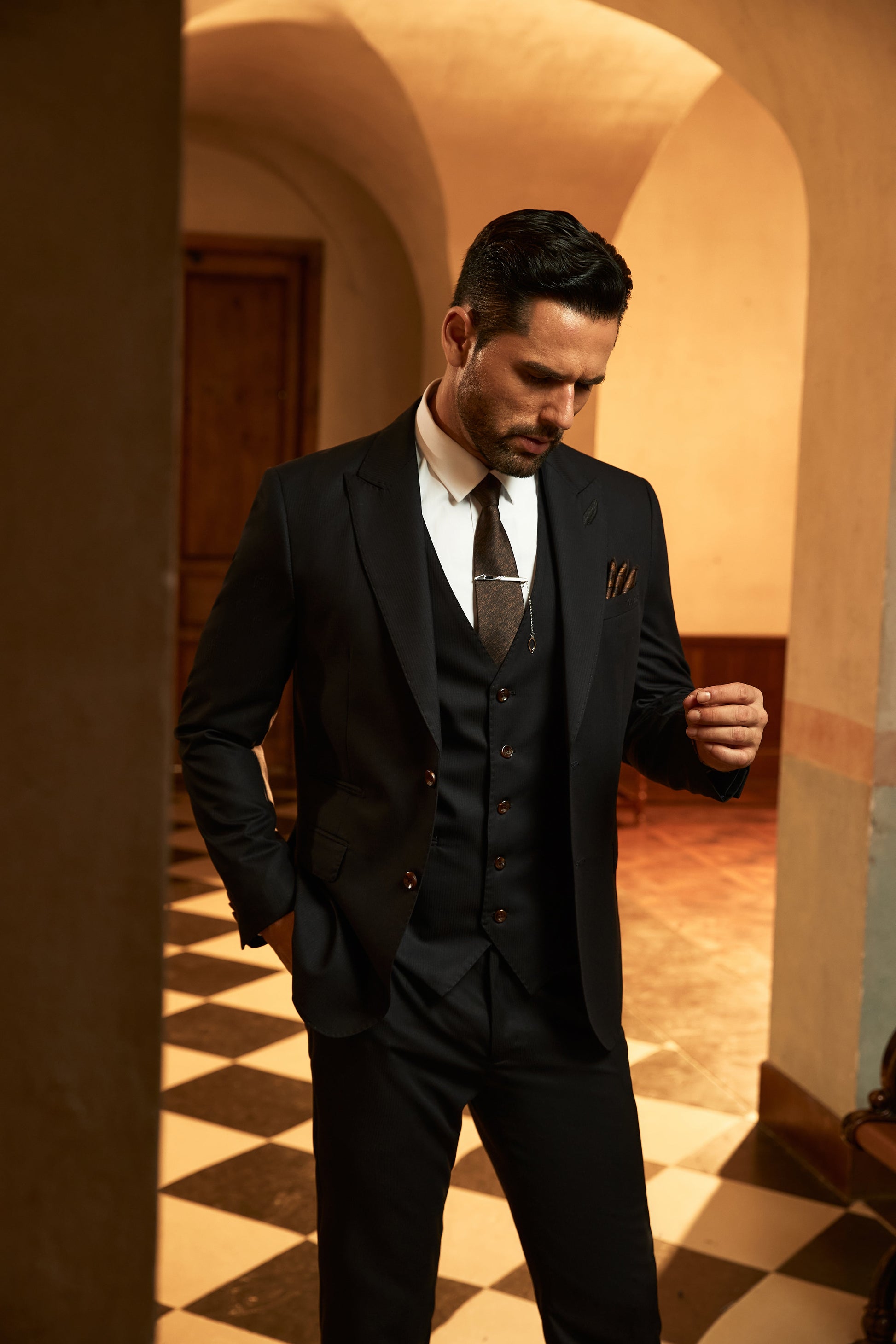 Designer Style Fashion Most Popular 3 Pieces Men Suits